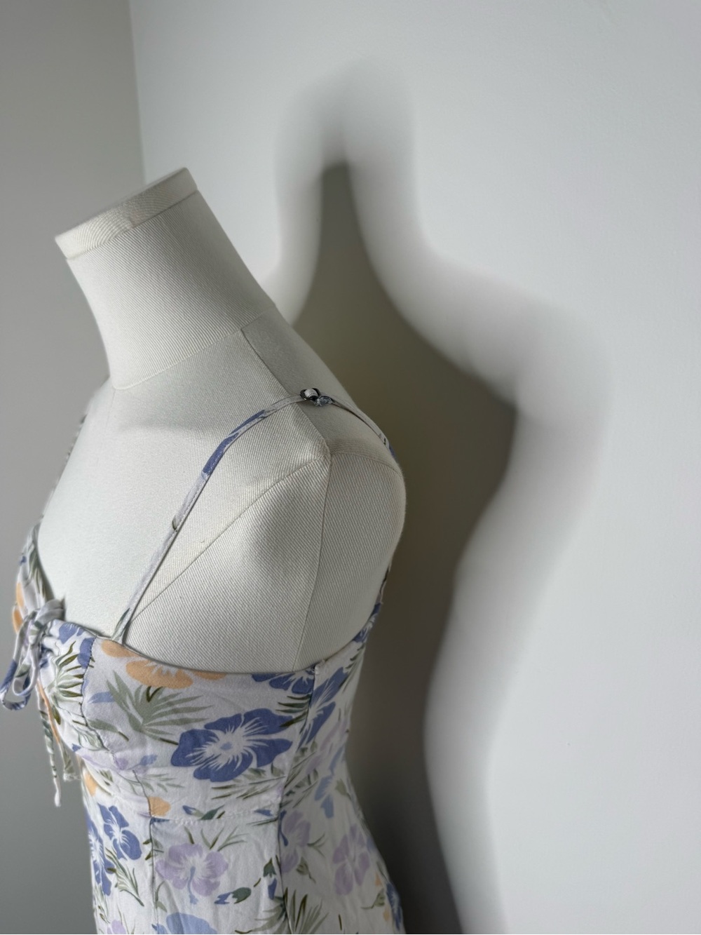 Abercrombie & Fitch White Floral Tie-Front Mini Dress - Picture 5 of 10